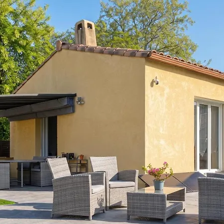 Spacieuse Avec Piscine Privative A Saint-Genies-de-Malgoires