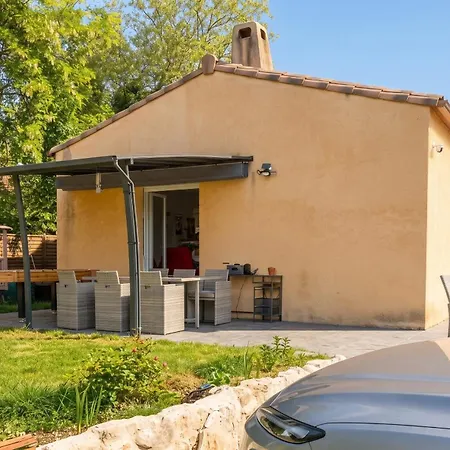 Spacieuse Avec Piscine Privative A *